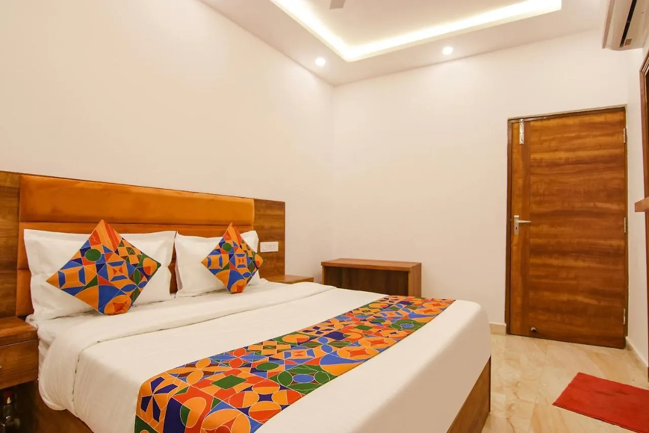 Hotel Fabhotel Ambassador Manimajra